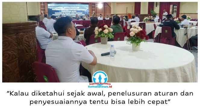 
 Rapat sinkronisasi Pansus DPRD Kukar membahas Raperda tentang Pencabutan Perda Nomor 18 Tahun 1999 tentang Pembentukan Kecamatan Sedulang, Rabu (21/10/2026). Foto: Indirwan.