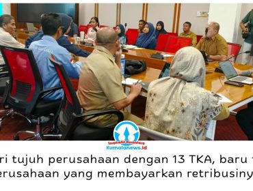 Distransnaker Kukar menggelar sosialisasi penggunaan tenaga kerja asing (TKA) bersama sejumlah perusahaan untuk mengoptimalkan penerimaan retribusi daerah di ruang rapat Disperkim Kukar, Selasa (20/10/2026). Dari tujuh perusahaan yang mempekerjakan 13 TKA, baru tiga perusahaan yang telah membayar retribusi. Foto: Indirwan.
