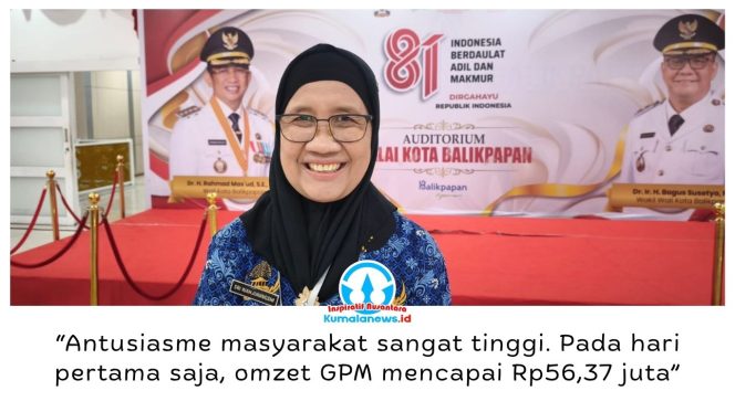 
 Kepala DKP3 Kota Balikpapan, Sri Wahyuningsih, menyebut Gerakan Pangan Murah (GPM) mendapat sambutan antusias masyarakat. Program ini bertujuan membantu warga memperoleh bahan pangan dengan harga terjangkau sekaligus menjaga stabilitas harga kebutuhan pokok. Foto: M Hilmansyah.