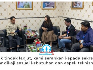 Ketua DPRD Kota Samarinda, Helmi Abdullah, menerima audiensi perwakilan PT Fiber Networks Indonesia untuk membahas pengenalan produk dan layanan serta menjajaki peluang kerja sama, Senin (26/10/2026). Foto: Ipan.