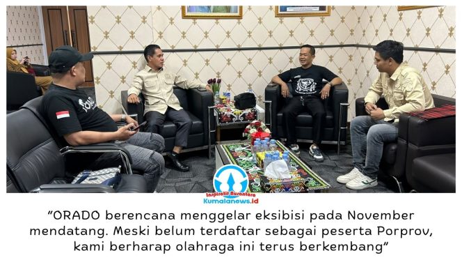
 Ketua DPRD Kota Samarinda, Helmi Abdullah, menerima audiensi pengurus ORADO Kota Samarinda untuk membahas rencana eksibisi olahraga domino pada November 2026 di Hotel Claro, kawasan Kompleks Stadion Sempaja, Samarinda. Foto: Ipan