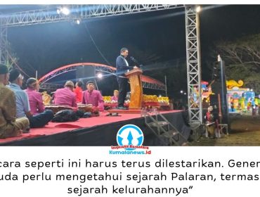 Wali Kota Samarinda, Andi Harun, mengajak masyarakat melestarikan budaya lokal, memperkuat gotong royong, dan menjaga kerukunan saat menghadiri pergelaran wayang kulit dalam rangka HUT ke-65 Kelurahan Bukuan dan Bersih Desa 2026, Selasa (27/10/2026) malam. Foto: Yana Ashari.