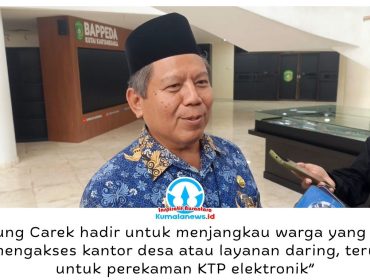 Plt. Kepala Disdukcapil Kukar, Muhammad Iryanto, menjelaskan perbedaan layanan Bunga Desaku dan Payung Carek. Payung Carek menyasar warga berkebutuhan khusus, penyandang disabilitas, dan lansia yang kesulitan mengakses pelayanan administrasi kependudukan secara mandiri. Foto: Indirwan.