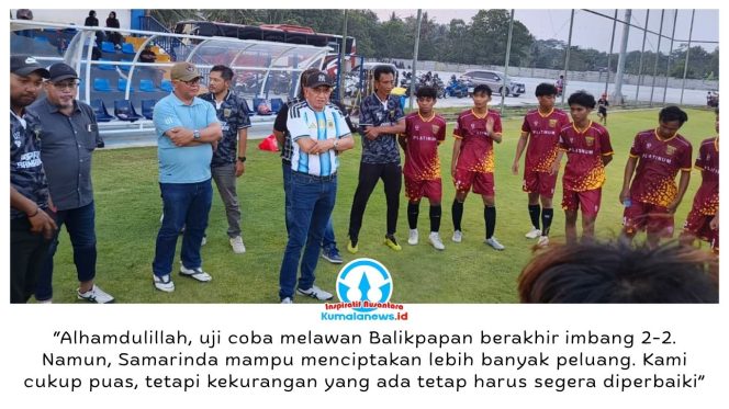 
 Plt Ketua Askot PSSI Kota Samarinda, Joha Fajal, mengapresiasi performa tim sepak bola Porprov Samarinda yang bermain imbang 2-2 saat menghadapi tim Porprov Balikpapan dalam laga uji coba sebagai bagian dari persiapan menuju Porprov. Foto: Yana Ashari.