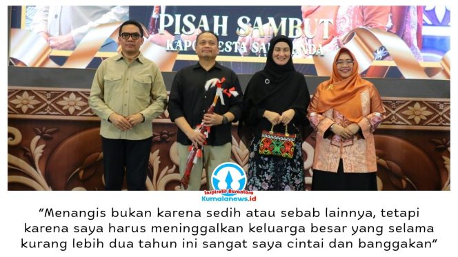 
 Kapolresta Samarinda lama, Kombes Pol. Hendri Umar, menyampaikan sambutan penuh haru saat acara pisah sambut dengan Kapolresta Samarinda baru, Kombes Pol. Eko Novan Prasetyo Puspito, di Hotel Fugo Samarinda, Jumat (30/10/2026) malam. Hendri mengenang perjalanan pengabdiannya selama kurang lebih dua tahun sekaligus menyampaikan terima kasih kepada seluruh keluarga besar Polresta Samarinda dan unsur masyarakat. Foto: Humas Pemkot Samarinda.